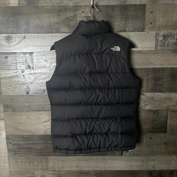 SOLD The North Face Nuptse 700 Vest Medium - Picture 2 of 3